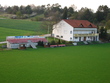 Sportheim und Tribüne